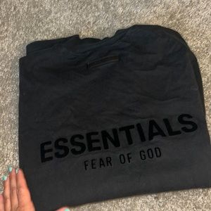 Black Essential’s Long Sleeve Tee men’s size medium